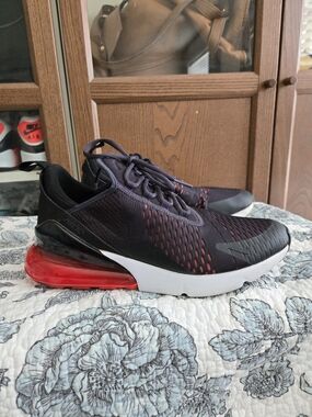 Nike Air Max 270 Men’s Running Shoe - Black/Red